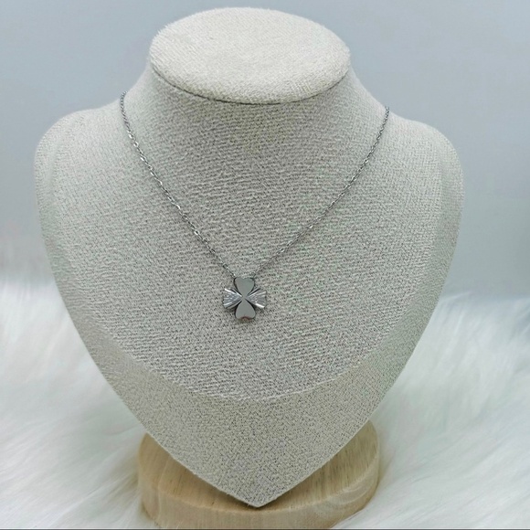 Darla Clover Necklace Pendant Bundle - Picture 2 of 8